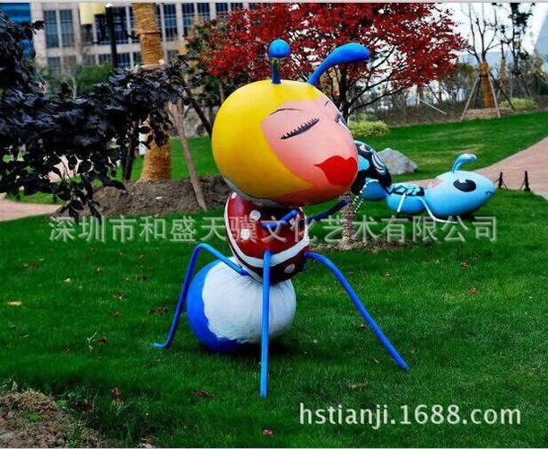 东莞智造 · 共生之境 玻璃钢蚂蚁与草皮种植雕塑重塑城市公共艺术